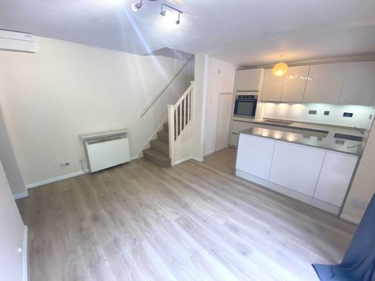 Price £1,375 pcm - Available 23/01/2026 - Unfurnished - Photo 1