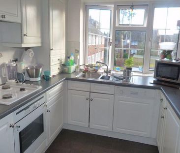 2 bedroom maisonette to rent - Photo 4