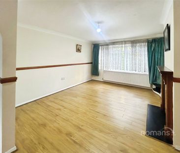 4 bedroom bungalow to rent - Photo 2