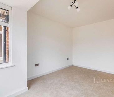 Heathcote Road, Whitnash, Leamington Spa, Warwickshire, CV31 - Photo 2