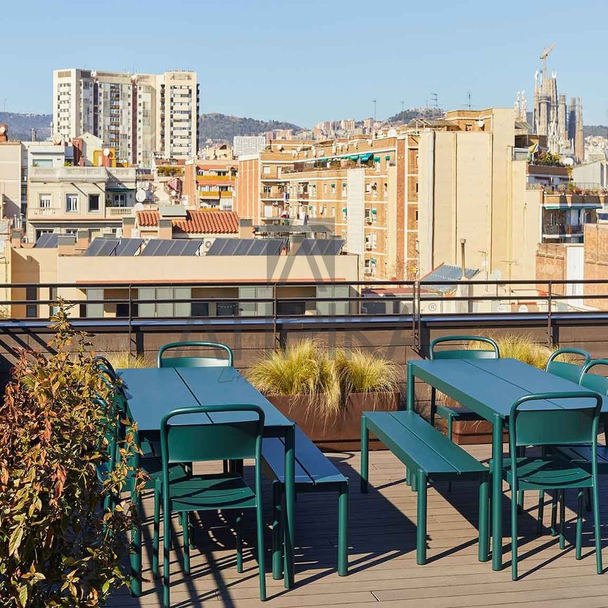 Espectacular ático con terraza privada de 50m2 en alquiler temporal junto el Parc de la Ciutadella, Barcelona - Photo 1