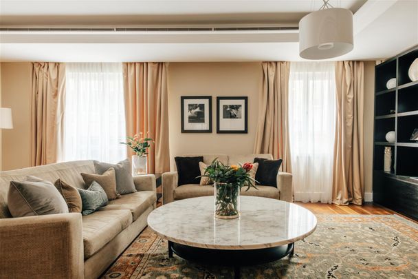 3 bed apartment to rent in Lancelot Place, Knightsbridge, SW7 - Photo 1