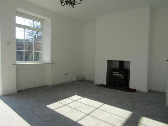 2 bedroom end of terrace house to rent - Photo 1