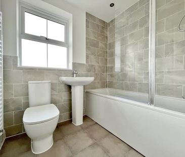 3 bedroom detached house to rent - Photo 3