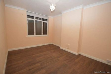 2 bedroom property to rent in Addlestone - Photo 5