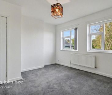 2 bedroom semi-detached house to rent - Photo 4