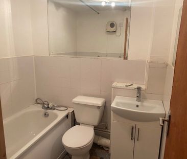 1 Bed Maisonette, Burnham Close, SE1 - Photo 3