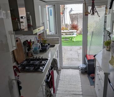 Room in a Shared Flat, Ground Floor, SW17 - Photo 5
