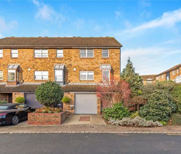 A well-presented four bedroom house in Thorney Crescent. - Photo 3