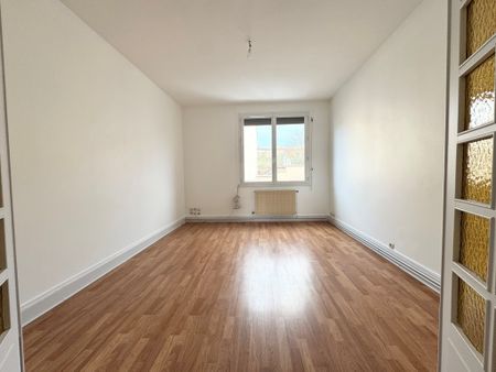 LOCATION - APPARTEMENT T4 74M² - PARKING + JARDIN - OULLINS Oullins-Pierre-Bénite (69600) Le bien en vidéo - Photo 4