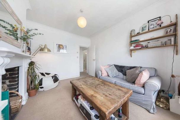 Queenstown Road, Battersea, SW8 - Photo 1