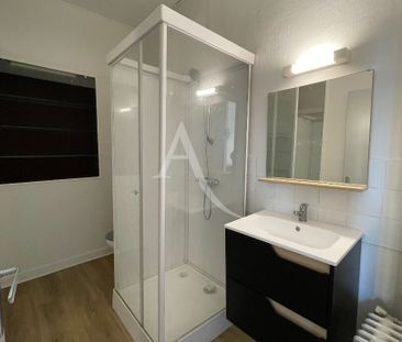 Location Appartement 1 pièce 29m² FONTENAY LE COMTE 85200 - Photo 2