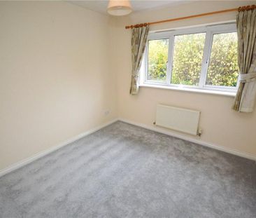 3 bedroom end of terrace house to rent - Photo 4