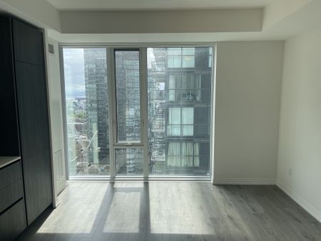 For Lease - 8 Widmer Street Unit# 3215, Toronto, Ontario - Photo 5