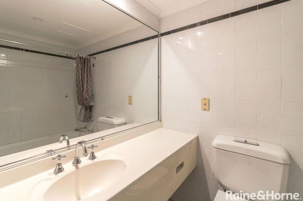Ideally Located Studio- Ready To Move In!! - Photo 1
