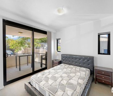 MODERN 2 BEDROOM 2 BATHROOM FURNISHED APARTMENT IN THE HEART OF GLA... - Photo 2