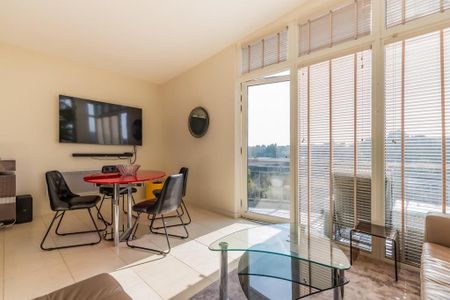 3 bedroom penthouse to rent - Photo 2