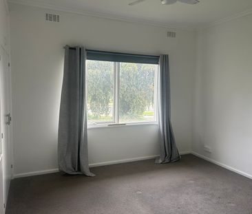 Beautifully Renovated 3 Bedroom Home - Photo 4