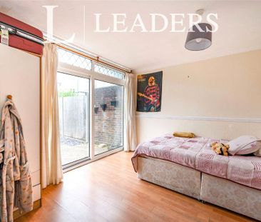 4 bedroom house to rent - Photo 2