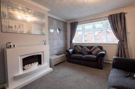 2 bedroom semi-detached house to rent - Photo 3