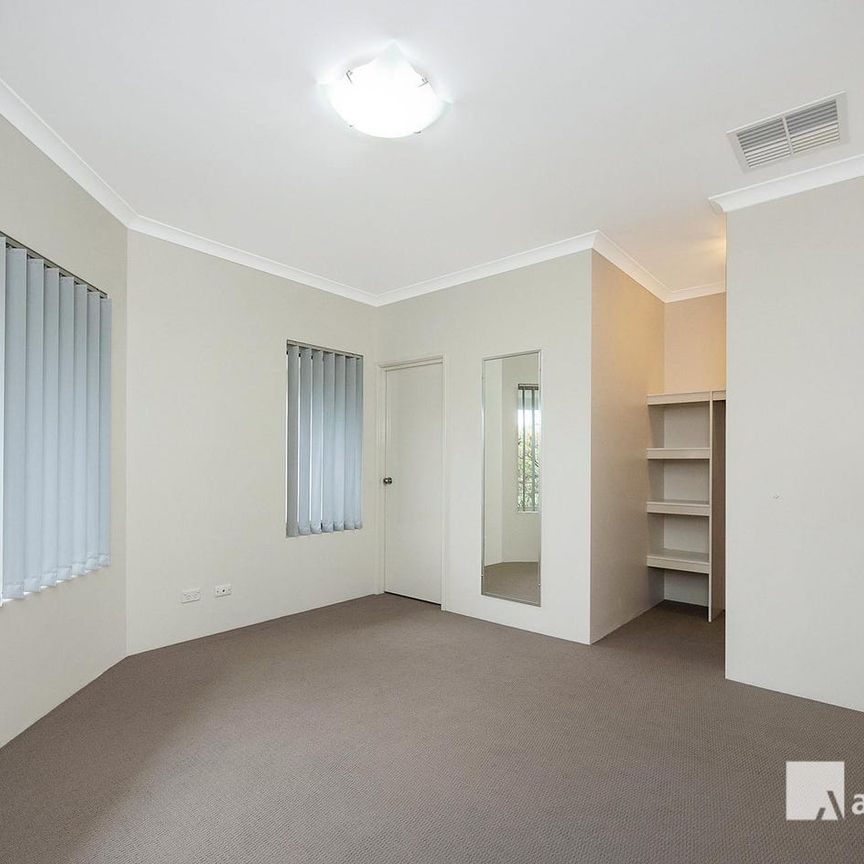 MODERN AND FLAWLESS! - Photo 1