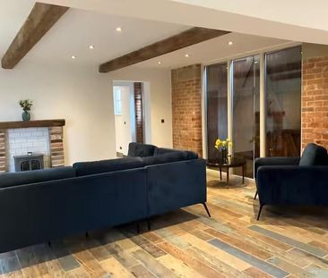 3 bedroom barn conversion to rent - Photo 1