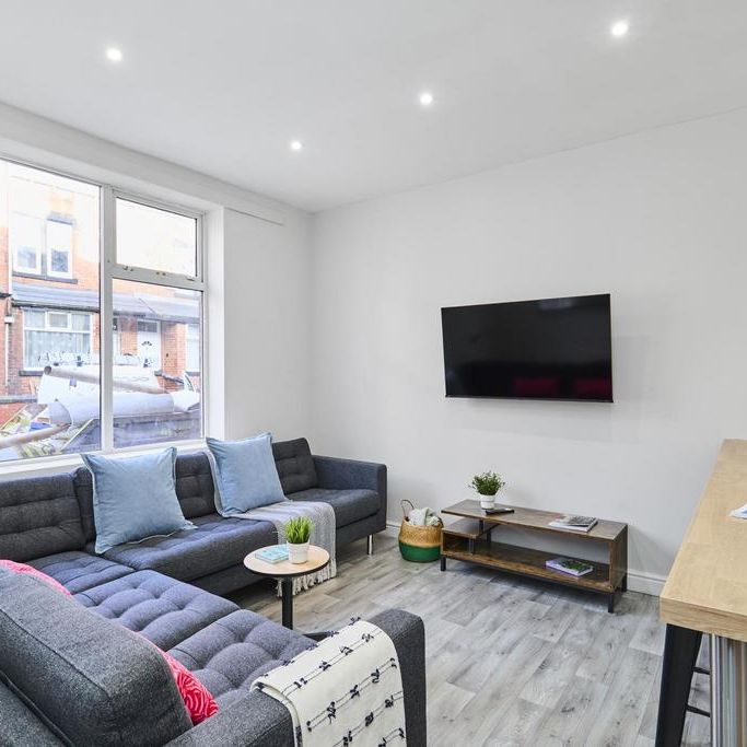 5 bedroom house to rent - Photo 1