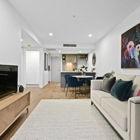 Panorama Apartments 1 bed, 1 bath, 1 study - Photo 1