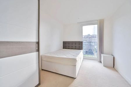 1 Bed Flat, Mary Rose Square, SE16 - Photo 3