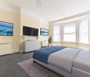 Lyndhurst Road, Lowestoft - Photo 3