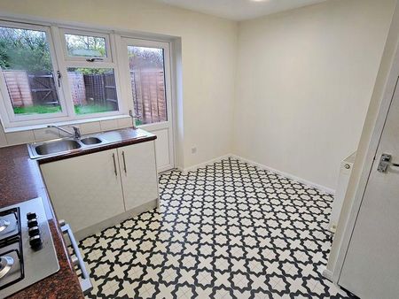 2 Bedroom Terrace House For Rent - Photo 4