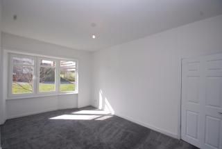 3 bedroom flat to rent - Photo 3