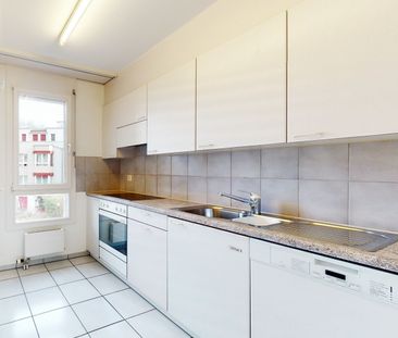 Central apartment near SBB train station - Photo 3