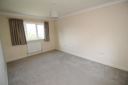 4 bedroom terraced house to rent - Photo 4