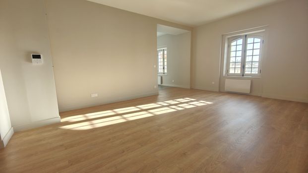 Charmant T2 entièrement rénové avec ascenseur - Photo 1