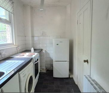 Studio Flat, Ashburnham Road, LU1 - Photo 1