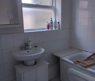 Room in a Shared Flat, Townmead Road, SW6 - Photo 1