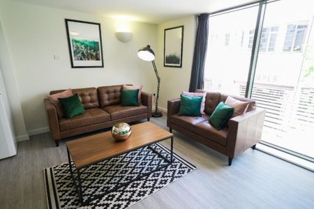 4 bedroom flat to rent - Photo 4