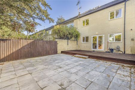 Whitlock Drive, London, SW19 - Photo 5