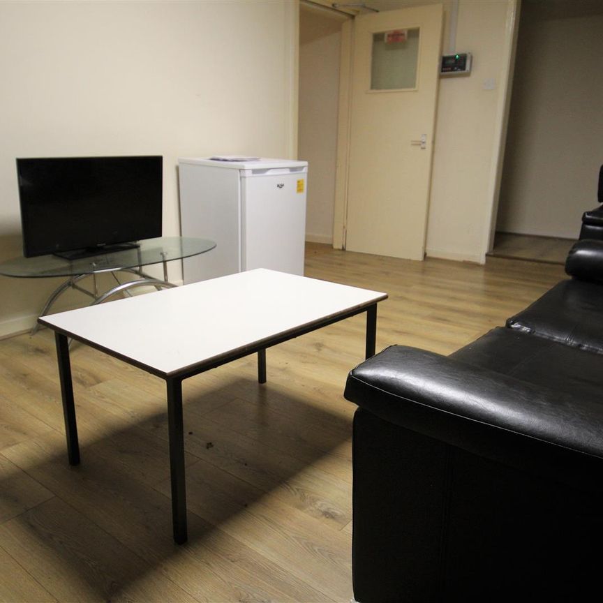 3 bedroom apartment to rent - Photo 1