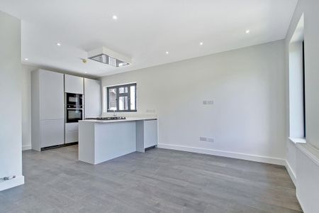 3 bedroom flat to rent - Photo 5