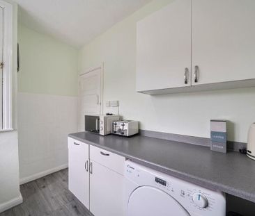3 bedroom apartment to rent - Photo 4