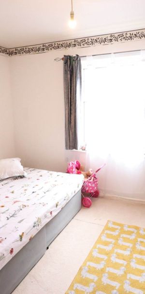 West Wycombe Road, High Wycombe - Photo 1
