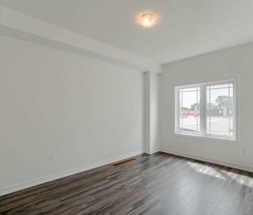 For Lease - 11 Waterstone Way, Whitby, Ontario - Photo 4