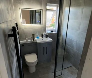 1 bedroom in a house share to rent - Photo 6