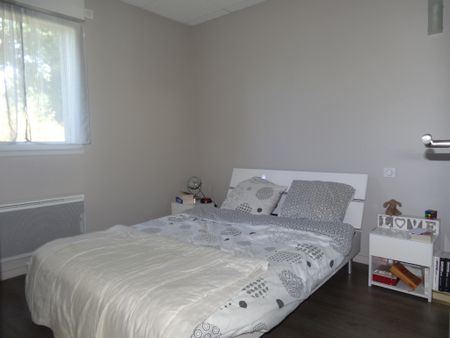 Location Maison 3 pièces 52m² LE TRONCHET 35540 - Photo 2