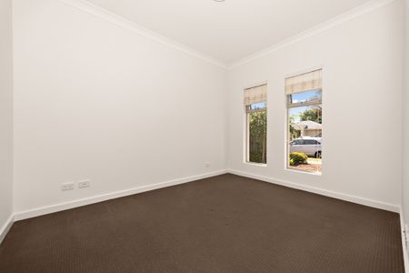 22b Hancock Avenue, Campbelltown SA 5074 - House For Rent | Domain - Photo 3