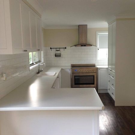 Modern Home - Photo 3