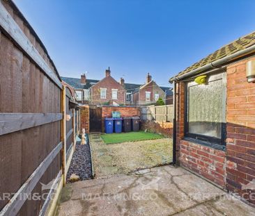 3 bedroom terraced house to rent - Photo 4