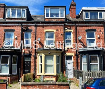 6 Bedroom Mid Terraced House for rent in Delph Mount - Photo 2